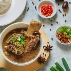 Eksplorasi Makanan Tradisional Makassar yang Kaya Rasa Rempah